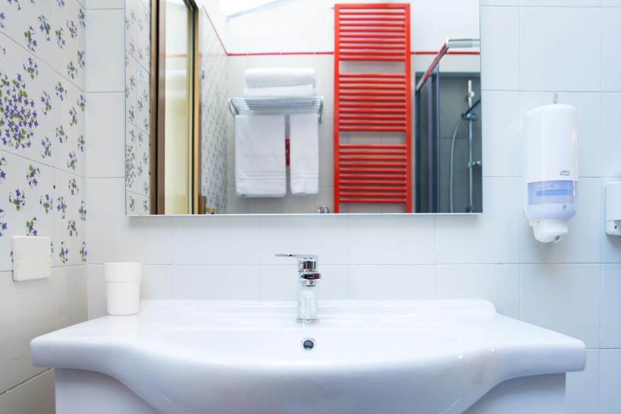 8- Tourist House Bologna - Light House - Self Check-In Apartment Ngoại thất bức ảnh